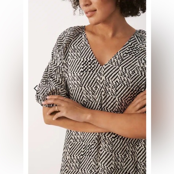 Part Two maxi dress with graphic print! - Picture 10 of 11